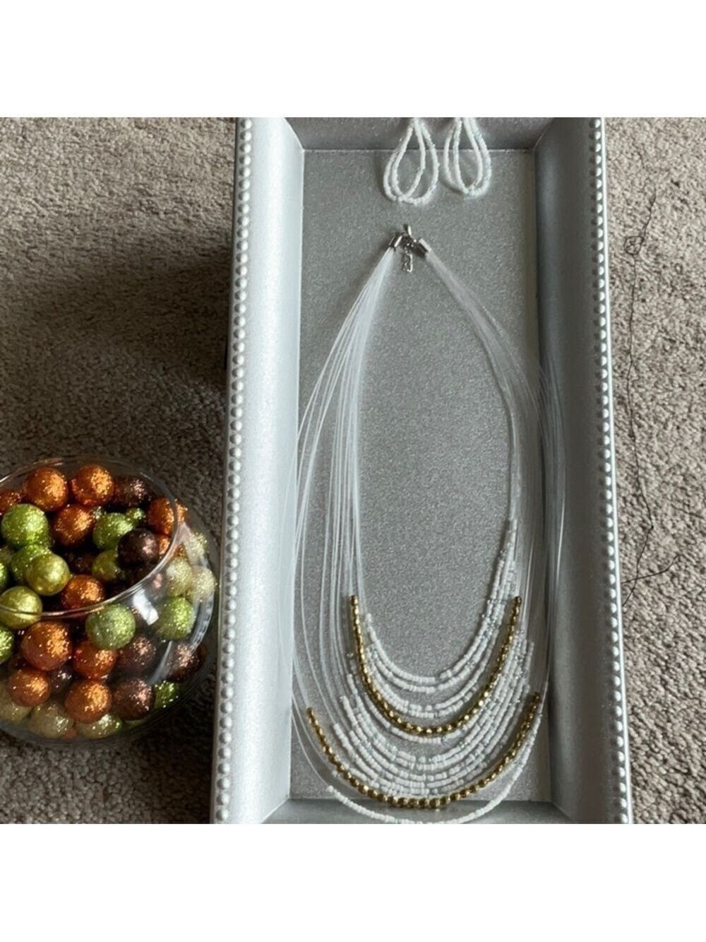 WHITE MULTI LAYER NECKLACE EARRINGS